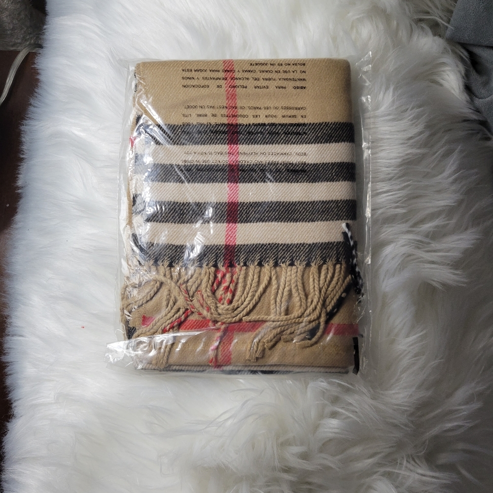 NWT Cashmere Feel Scarf
